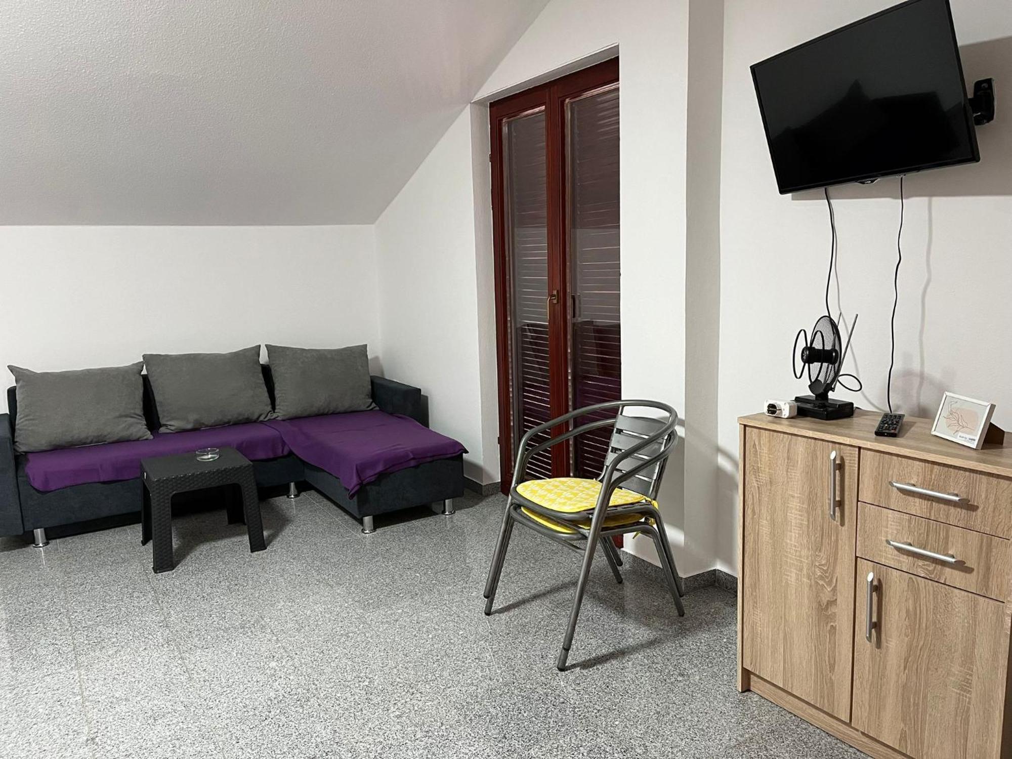 Apartmani Ana Сукошан Екстер'єр фото